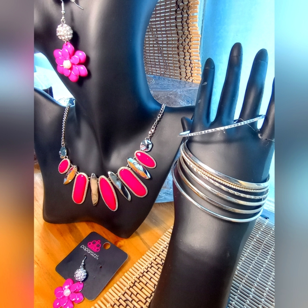Robert Rose Enamel, HOT PINK Paparazzi Flowers, plus Bangles sz 7.5-8